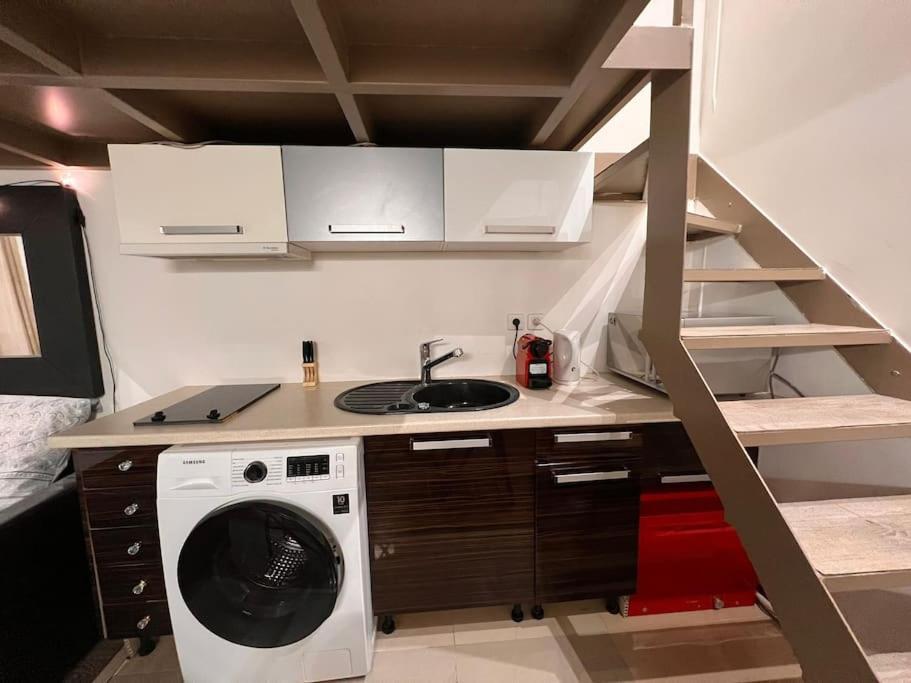 Studio Balcon Champs-Elysees - Hala Paris Luaran gambar