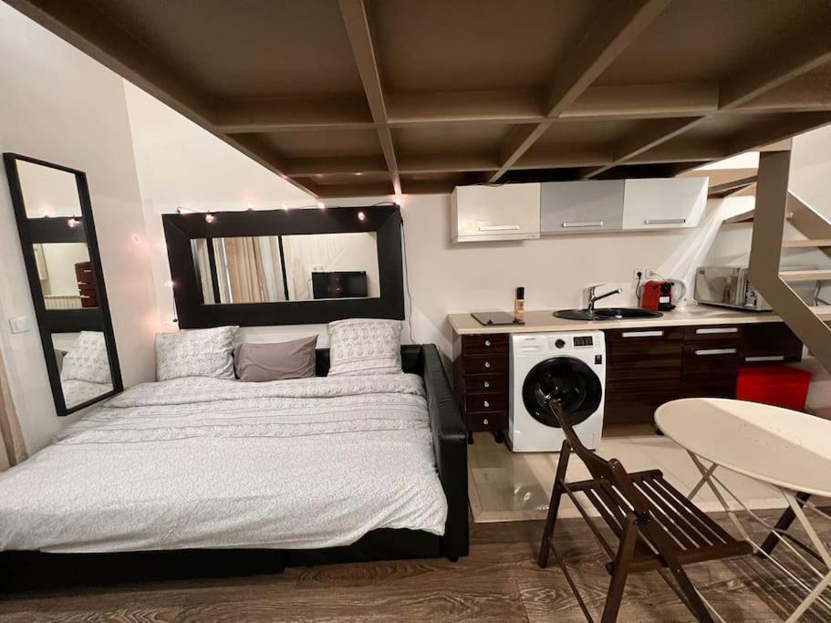 Studio Balcon Champs-Elysees - Hala Paris Luaran gambar