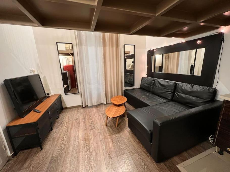 Studio Balcon Champs-Elysees - Hala Paris Luaran gambar